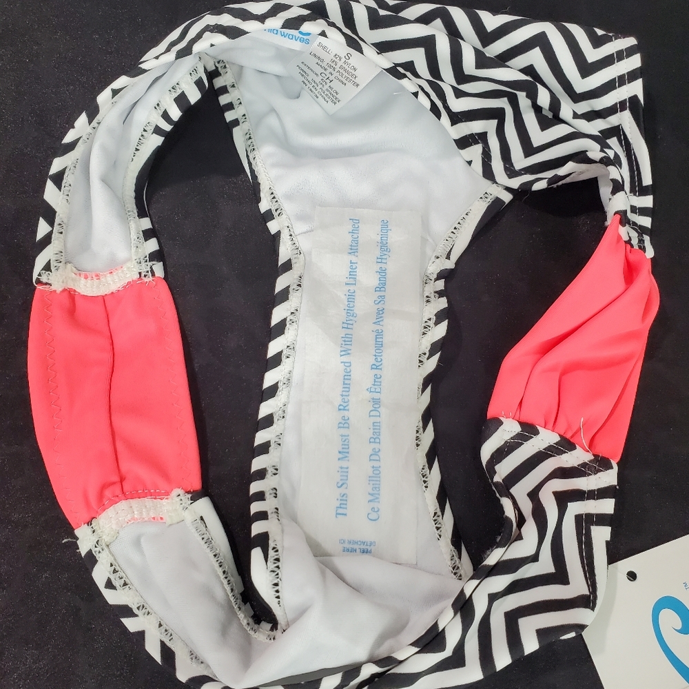 California Waves Chevron Striped Bikini Set Medium Top Small Bottom NWT Blk/Whit - Picture 2 of 7